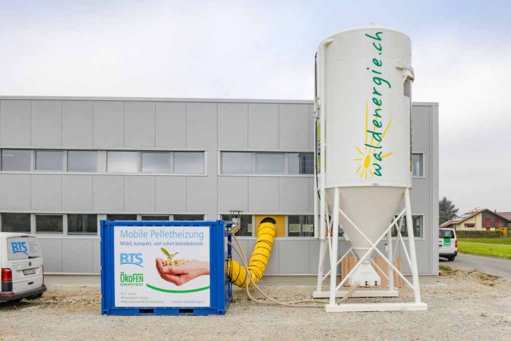 Bequeme Brennstoffversorgung - Waldenergie AG in Winznau - Holzpellets und Brennholz aus der Schweiz, Unterhalt von Naturstrassen 3