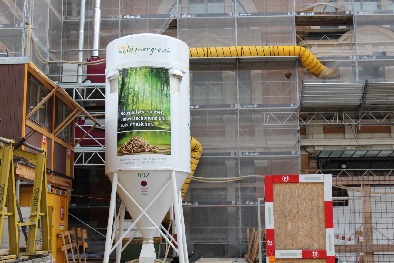 Bequeme Brennstoffversorgung - Waldenergie AG in Winznau - Holzpellets und Brennholz aus der Schweiz, Unterhalt von Naturstrassen