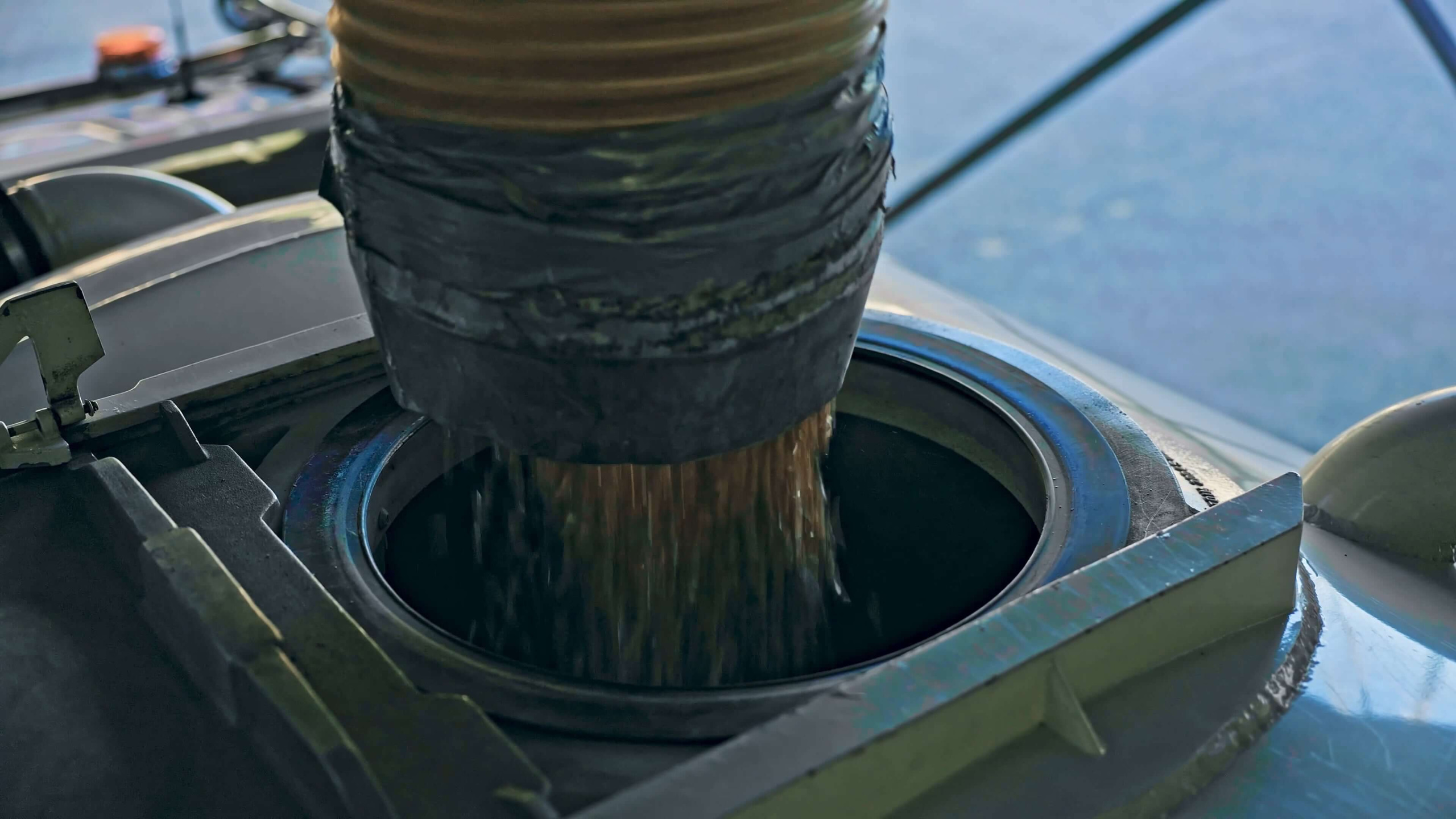 Mobile Pellet-Logistik - Waldenergie AG in Winznau - Holzpellets und Brennholz aus der Schweiz, Unterhalt von Naturstrassen 9