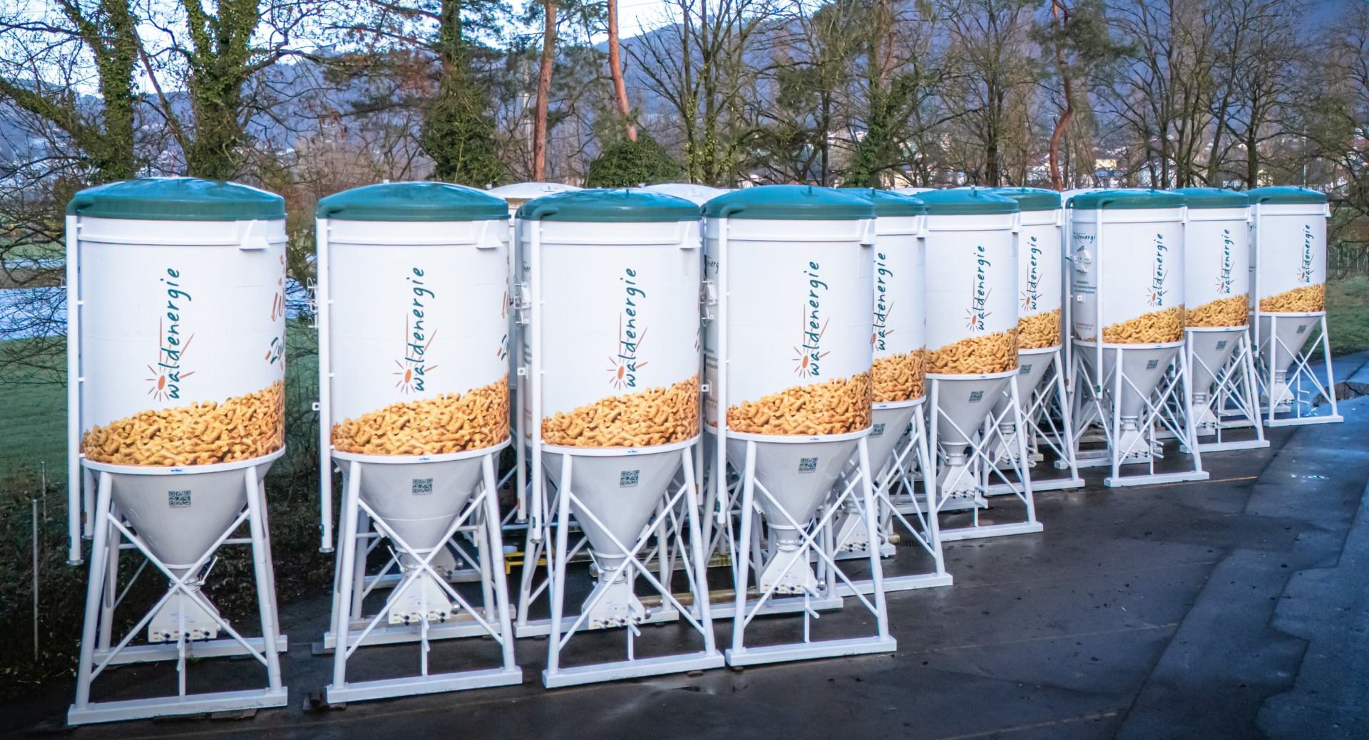 Mobile Pellet-Logistik - Waldenergie AG in Winznau - Holzpellets und Brennholz aus der Schweiz, Unterhalt von Naturstrassen 10
