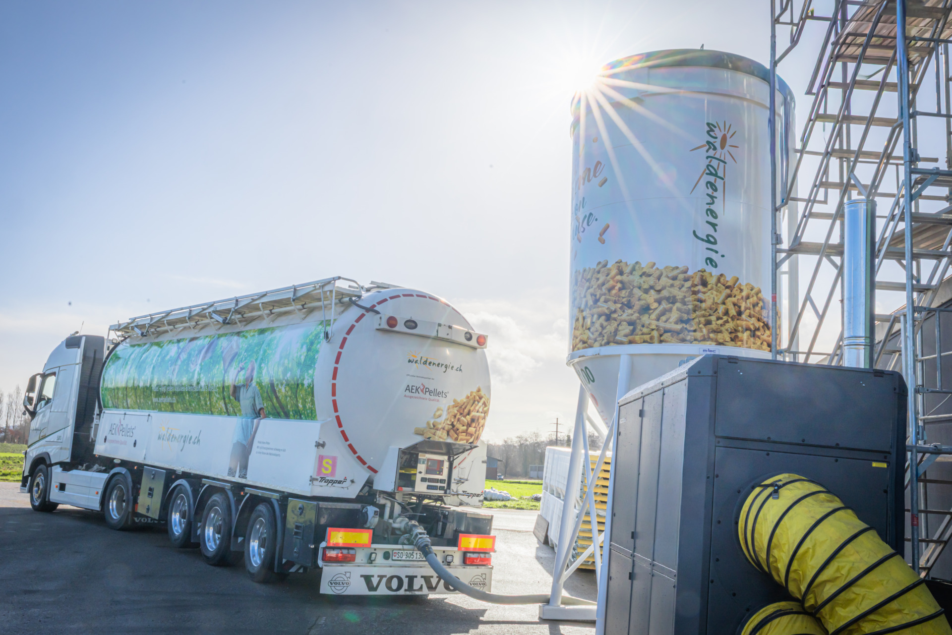 Mobile Pellet-Logistik - Waldenergie AG in Winznau - Holzpellets und Brennholz aus der Schweiz, Unterhalt von Naturstrassen 11